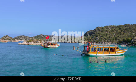 Mit dem Boot weiter nach Kekova Inseln. In der Nähe von Antalya in der Türkei. Schießen im Juli 2018 Stockfoto