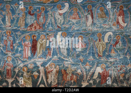 Wandmalerei auf einer Kirche in Vatra Dornei Rumänien. Schießen im April 2018 Stockfoto