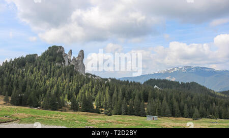 Pietrele Doamnei peak Berge in die Bukowina, Rumänien. Schießen im April 2018 Stockfoto