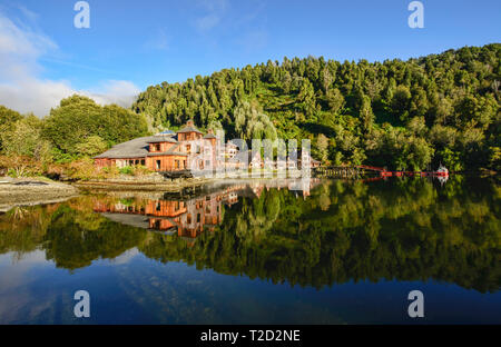 Die wunderschöne Puyuhuapi Lodge in der ventisquero Sound, Patagonien, Aysen, Chile Stockfoto