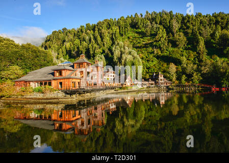 Die wunderschöne Puyuhuapi Lodge in der ventisquero Sound, Patagonien, Aysen, Chile Stockfoto