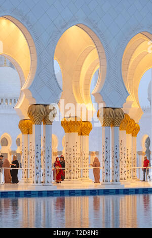 Sheikh Zayed Grand Moschee, Abu Dhabi, Vereinigte Arabische Emirate Stockfoto