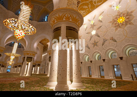 Sheikh Zayed Grand Moschee Gebetsraum, Abu Dhabi, Vereinigte Arabische Emirate Stockfoto