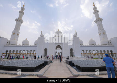 Sheikh Zayed Grand Moschee, Abu Dhabi, Vereinigte Arabische Emirate Stockfoto