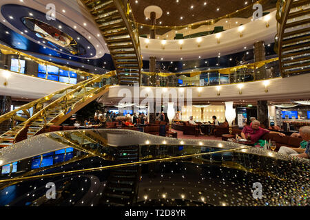 MSC Splendida Kreuzfahrtschiff luxuriöses Interieur Stockfoto