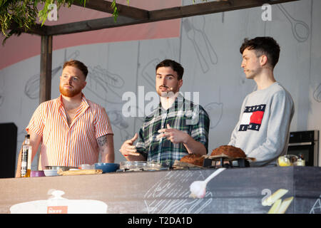 Teilnehmer und Kochkurse Vorführungen an den Geschmack von Dublin Food Festival im Juni jeden Jahres in Dublin, Irland Stockfoto