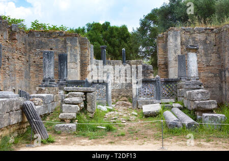 OLIMPIA, Griechenland - 13. JUNI 2014: Gebäude bleibt an der alten Olimpia archäologische Stätte in Griechenland Stockfoto