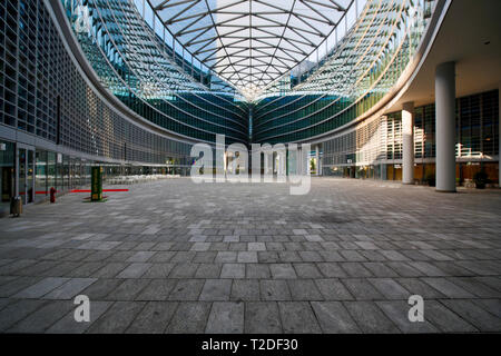 Palazzo Lombardia (Lombardei Gebäude") ist ein Komplex von Gebäuden in Mailand, Italien, darunter ein 39-stöckiges, 161 m (528 ft) hohen Wolkenkratzer. Es ist der m Stockfoto