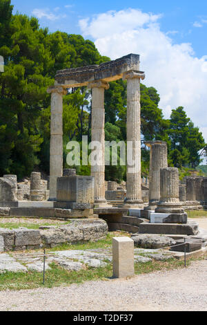 OLIMPIA, Griechenland - 13. JUNI 2014: Gebäude bleibt an der alten Olimpia archäologische Stätte in Griechenland Stockfoto