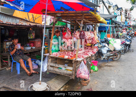 Metzgerei mit frischem Fleisch und schlachteten Tiere, Straße Marktstand, Dinh Cau, Insel Phu Quoc, Vietnam, Asien Stockfoto