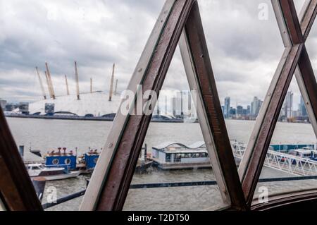 Detail des Inneren von Bug Creek Leuchtturm in Trinity Buoy Wharf, London, Großbritannien Stockfoto