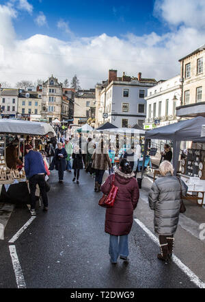 Personen, die einen Tag am Sonntag, Frome unabhängigen Markt - mehr als nur ein Markt-Frome, Somerset, England. Stockfoto