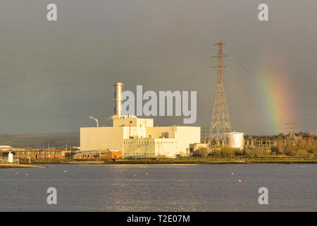 Derry, Nordirland - März 23, 2019: Dieses in Coolkeeragh ESB Kraftwerk am Fluss Foyle gerade außerhalb von Derry. Stockfoto