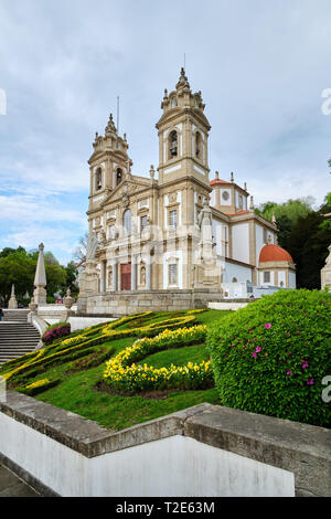 Braga, Portugal - 31. März 2019: Die schönen Gärten neben der Wallfahrtskirche Bom Jesus do Monte Braga, Portugal. Stockfoto