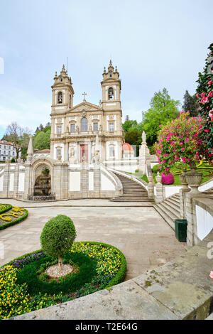 Braga, Portugal - 31. März 2019: Die schönen Gärten neben der Wallfahrtskirche Bom Jesus do Monte Braga, Portugal. Stockfoto