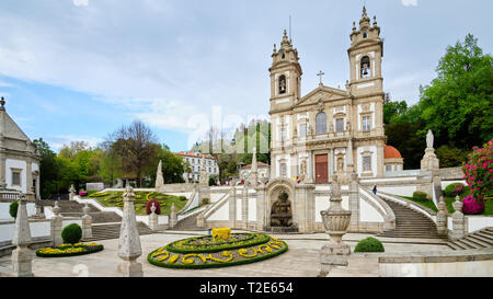 Braga, Portugal - 31. März 2019: Die schönen Gärten neben der Wallfahrtskirche Bom Jesus do Monte Braga, Portugal.