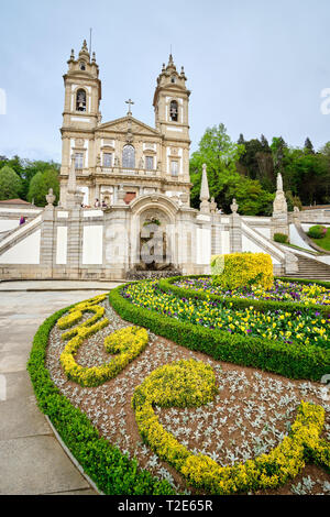 Braga, Portugal - 31. März 2019: Die schönen Gärten neben der Wallfahrtskirche Bom Jesus do Monte Braga, Portugal. Stockfoto