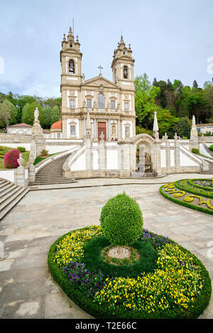 Braga, Portugal - 31. März 2019: Die schönen Gärten neben der Wallfahrtskirche Bom Jesus do Monte Braga, Portugal. Stockfoto