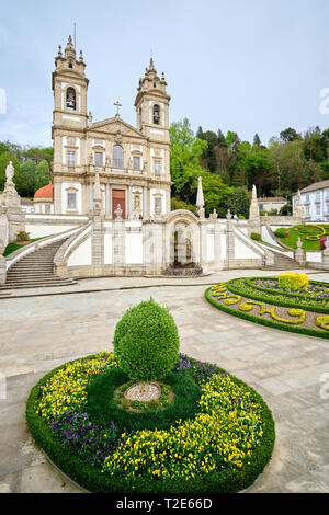 Braga, Portugal - 31. März 2019: Die schönen Gärten neben der Wallfahrtskirche Bom Jesus do Monte Braga, Portugal. Stockfoto