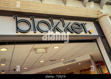 Dordrecht, Niederlande - 03.März 2019: Nahaufnahme der Blokker Logo auf einem storefront Wand. Blokker Holding ist eine niederländische Retail Group und aktiv in Stockfoto