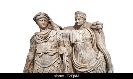 Nahaufnahme des Römischen Sebasteion Relief von Kaiser Nero, gekrönt von Agrippina, Afrodisias Museum, Aphrodisias, Türkei. Gegen eine whit Stockfoto