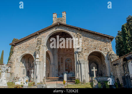 Basilika von Santa Giulia von Bonate Sotto Bergamo Stockfoto