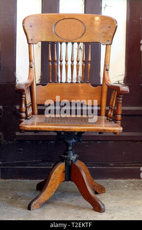 Antike hölzerne Stuhl Stockfoto