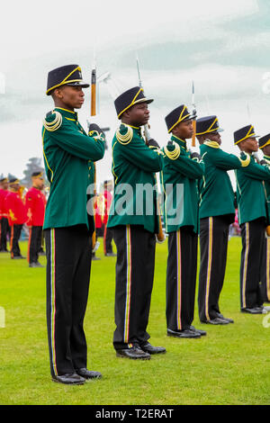 Ermelo, Südafrika - 24. September 2011: South African Defence Force Soldaten auf Parade Stockfoto