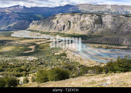 Breiten Fluss Tal der mäandernden Rio De Las Vueltas, Nationalpark Los Glaciares, Anden, Provinz Santa Cruz, Patagonien, Argentinien Stockfoto