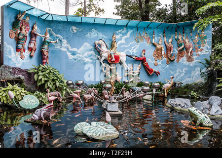 Ein Fischteich in Dhammikarama Tempel (der burmesischen Tempel) in Pulau Tikus Vorort von Georgetown, Penang, Malaysia. Stockfoto