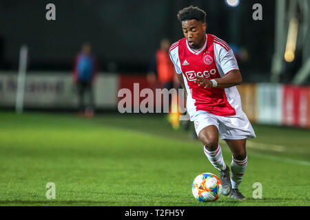 AMSTERDAM, 01-04-2019, Sportpark De Toekomst, Keuken Kampioen Divisie, Jong Ajax - Cambuur, Saison 2018 / 2019, Jong Ajax-player Che Nunnely während des Spiels Jong Ajax - cambuur Stockfoto