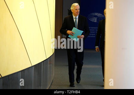 Brüssel, Belgien. 2. April 2019. Europäische Union Chief Brexit Verhandlungsführer Michel Barnier wendet das Europäische Parlament Ausschuss für Auswärtige Angelegenheiten. Alexandros Michailidis/Alamy leben Nachrichten Stockfoto