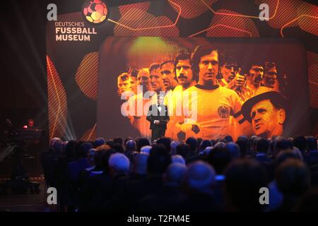 Dortmund, Deutschland. 01 Apr, 2019. firo: 01.04.2019, Fußball, 1.Bundesliga, Saison 2018/2019, DFM, Deutsches Fussballmuseum Dortmund, Preisverleihung für die Eröffnung der HALL OF FAME des deutschen Fußballs, Manuel NEUKIRCHNER | Verwendung der weltweiten Kredit: dpa/Alamy leben Nachrichten Stockfoto