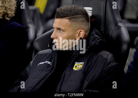 Arnheim, 02-04-2019, GelreDome, Saison 2018 / 2019, Vitesse player Bryan Linssen verletzt für das Spiel Vitesse-AZ Stockfoto