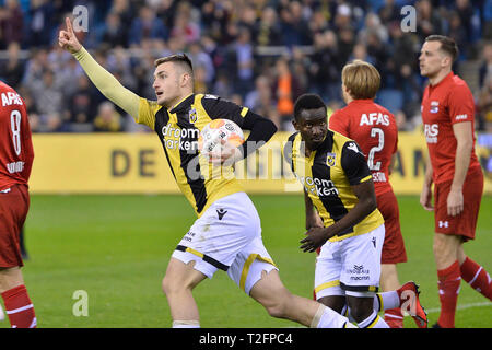 Arnheim, 02-04-2019, GelreDome, Saison 2018 / 2019, Vitesse player Matus Bero feiert sein Ziel im Spiel Vitesse-AZ Stockfoto