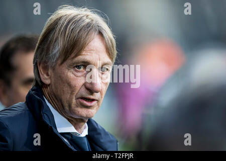ALMELO - 02-04-2019, Polman Stadion niederländische Fußball eredivisie Saison 2018 / 2019. Willem II trainer Adrie Koster während des Spiels Herakles - Willem II. Stockfoto