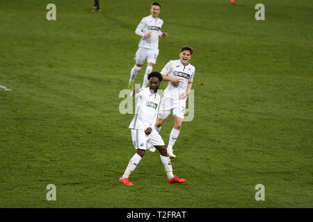 Swansea, Großbritannien. 02 Apr, 2019. Nathan Dyer von Swansea City (12) feiert, nachdem er zählt seine Mannschaften 2. Ziel. EFL Skybet Meisterschaft übereinstimmen, Swansea City v Brentford am Liberty Stadium in Swansea, Südwales am Dienstag, den 2. April 2019. Dieses Bild dürfen nur für redaktionelle Zwecke verwendet werden. Nur die redaktionelle Nutzung, eine Lizenz für die gewerbliche Nutzung erforderlich. Keine Verwendung in Wetten, Spiele oder einer einzelnen Verein/Liga/player Publikationen. pic von Andrew Obstgarten/Andrew Orchard sport Fotografie/Alamy leben Nachrichten Stockfoto