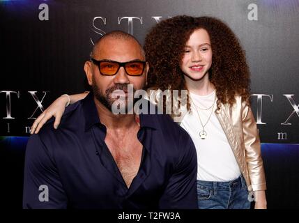 Las Vegas, NV, USA. 2 Apr, 2019. Dave Bautista, Chloe Coleman anwesend für STXfilms tritt weg CinemaCon Der Zustand der Branche: Vergangenheit, Gegenwart und Zukunft, das Kolosseum von Caesars Palace, Las Vegas, NV April 2, 2019. Credit: JA/Everett Collection/Alamy leben Nachrichten Stockfoto