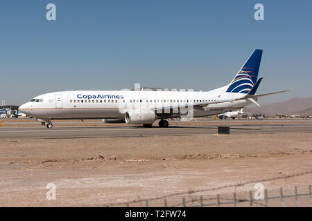 Santiago, Chile. 19 Mär, 2019. Ein Copa Airlines Boeing 737-800 rollens am Flughafen Santiago gesehen. Credit: Fabrizio Gandolfo/SOPA Images/ZUMA Draht/Alamy leben Nachrichten Stockfoto