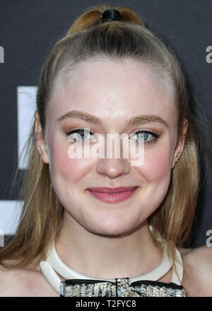 Hollywood, Vereinigte Staaten. 02 Apr, 2019. HOLLYWOOD, LOS ANGELES, Kalifornien, USA - 02 April: Schauspielerin Dakota Fanning kommt an der Los Angeles Special Screening der Bleecker Street 'Teen Spirit' in die Kinos ArcLight Hollywood am 2. April 2019 in Hollywood, Los Angeles, Kalifornien, USA. (Foto von Xavier Collin/Image Press Agency) Quelle: Bild Presse Agentur/Alamy leben Nachrichten Stockfoto