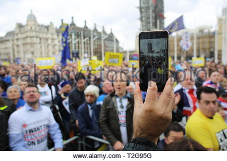 Die volksabstimmung Protest beendet hat am Westminster Westminster. Viele bekannte Referenten einschließlich Tom Watson und Nicola Sturgeon sprach zu der Masse t Stockfoto