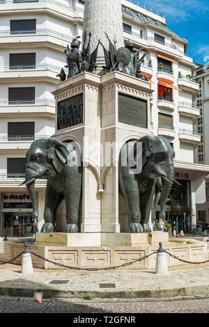 Chambery (Savoyen, Frankreich): Brunnen der Elefanten im Zentrum der Stadt. *** Local Caption *** Stockfoto