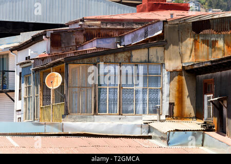 Obergeschoss Dachterrasse Wohnungen in Valparaiso, Chile. Stockfoto