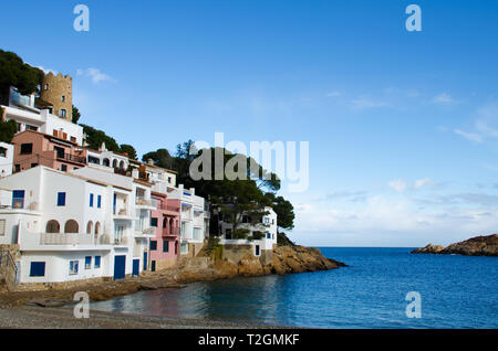 Einen herrlichen Blick auf Cala Sa Tuna an der Costa Brava Girona, Stockfoto