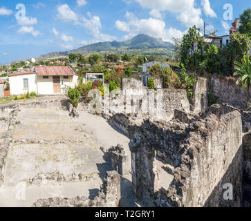 Ruinen des Theaters bei Saint Pierre, Martinique durch den Vulkanausbruch von 1902 zerstört. Stockfoto