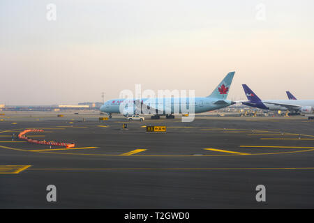 NEWARK, NJ-30 Mar 2019 - Ansicht einer Boeing 787 Dreamliner Flugzeug von Air Canada (AC) am Internationalen Flughafen Newark Liberty (EWR) in der Nähe von New York Stockfoto