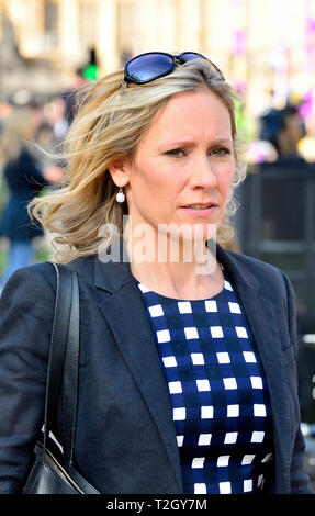 Sophie Raworth - BBC-Journalist und Nachrichten Anker - am College Green, Westminster vom 29. März 2019 Stockfoto