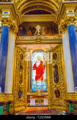 Sankt Petersburg, Russland - 27. April: Isaaks-kathedrale, Innenraum. Religiöse Gebäude mit Gold verzierten Kuppel am 27. April 2015 in Sankt Petersburg. Stockfoto