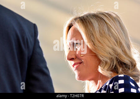 Sophie Raworth - BBC-Journalist und Nachrichten Anker - am College Green, Westminster vom 29. März 2019 Stockfoto