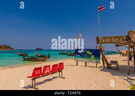 Februar 2019. Ko Lipe Tarutao National Marine Park Thailand. Eine Ansicht der Taxiboote in Ko Lipe Tarutao National Marine Park Thailand Stockfoto